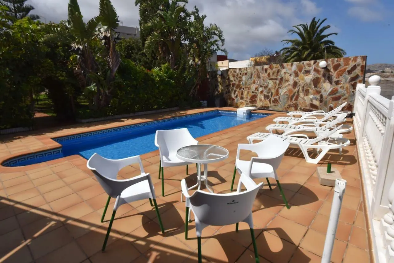 Villa Tonelero piscina privada climatizada y jardín Gáldar